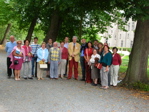 Bornem, notre groupe entourant le comte et la comtesse John de Marnix-de-Sainte-Aldegonde